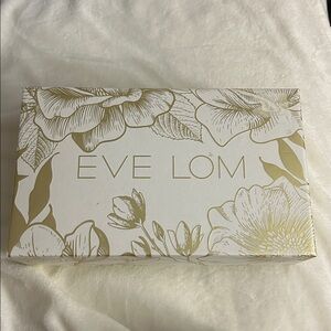 New! Eve Lom Radiant Renewal Ritual Set for radiant skin.